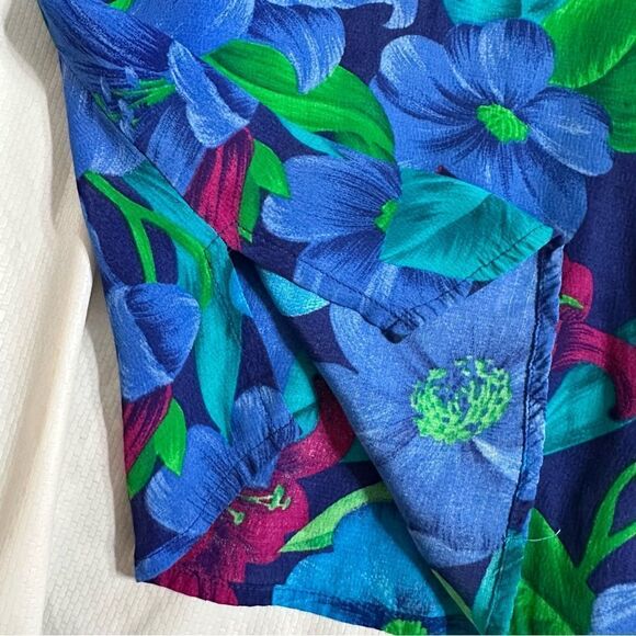 Liz Claiborne Collection Vibrant Floral Short sleeve Button-Up Shirt size 12 - Picture 7 of 10